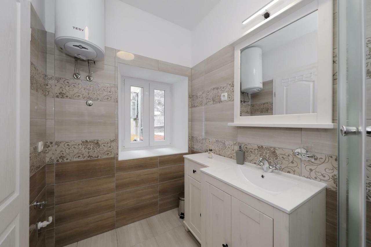 Apartment Pave